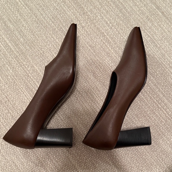 The Row Square Loafer Pump - 37.5 - Picture 3 of 4